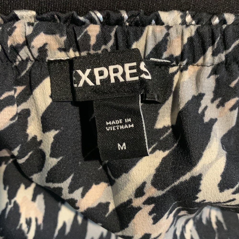Express Blouse - Picture 6 of 6